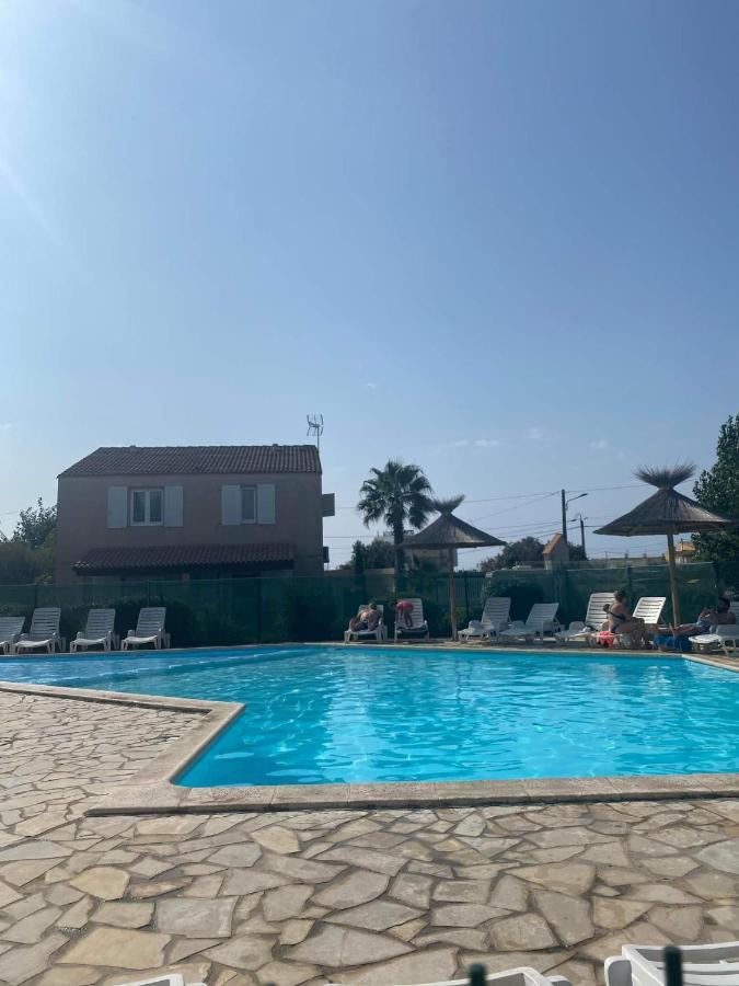 Les Marines D'Helios Villa Le Castellas Exterior photo