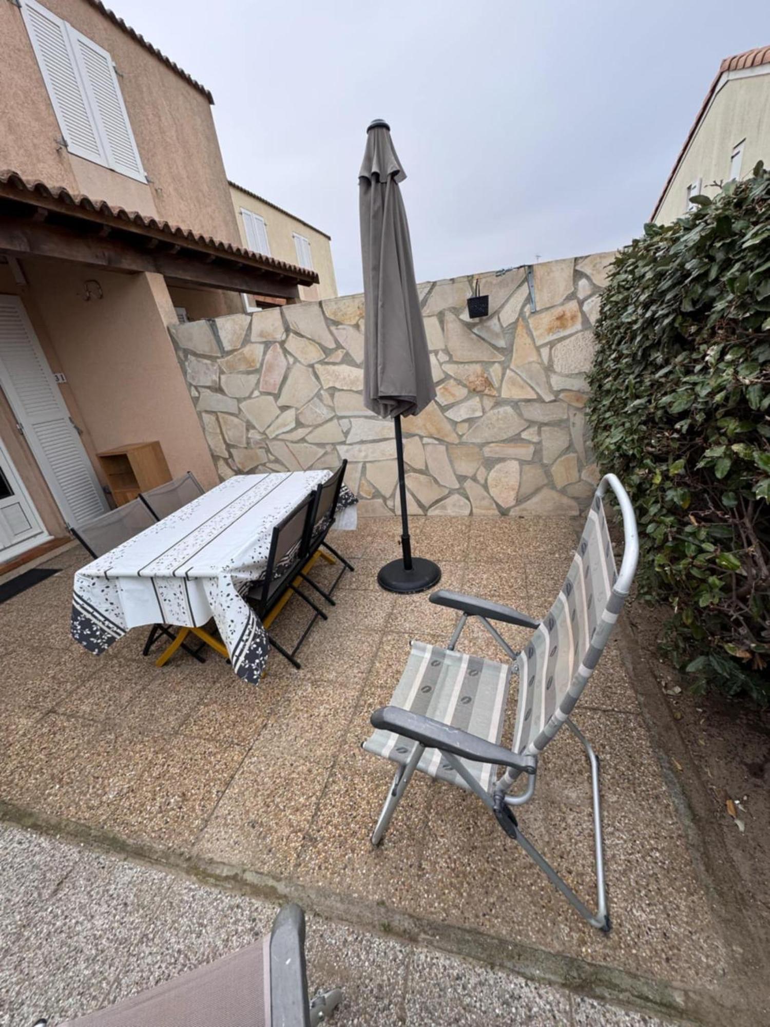 Les Marines D'Helios Villa Le Castellas Exterior photo