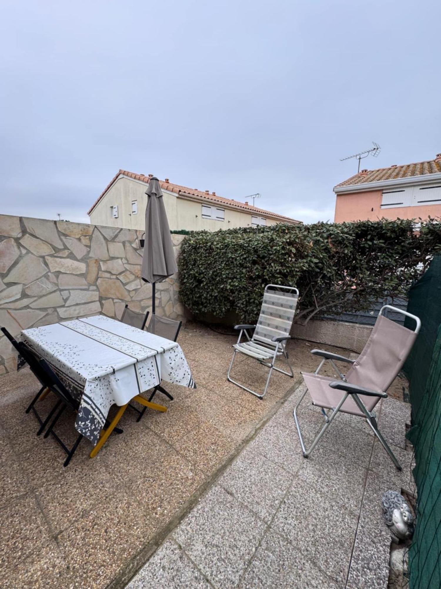 Les Marines D'Helios Villa Le Castellas Exterior photo